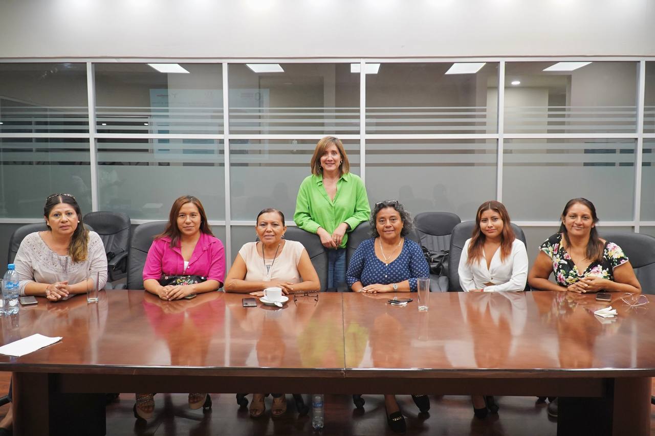 Muestra Rosa González Trabajo Legislativo a Red de Mujeres Periodistas del Sur