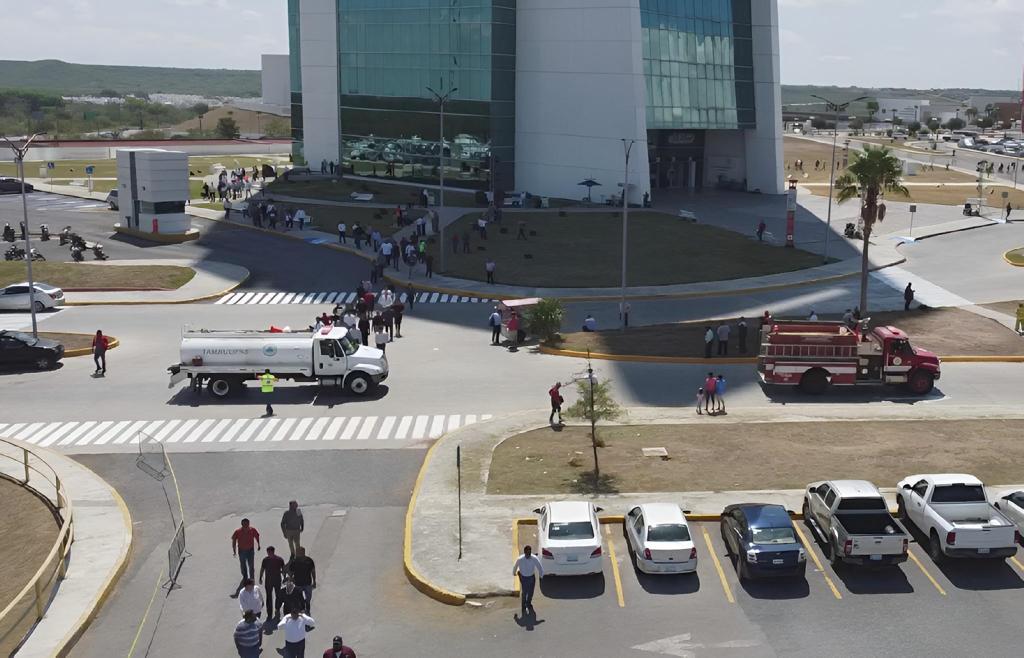 Realizan simulacro de incendio en Torre Bicentenario