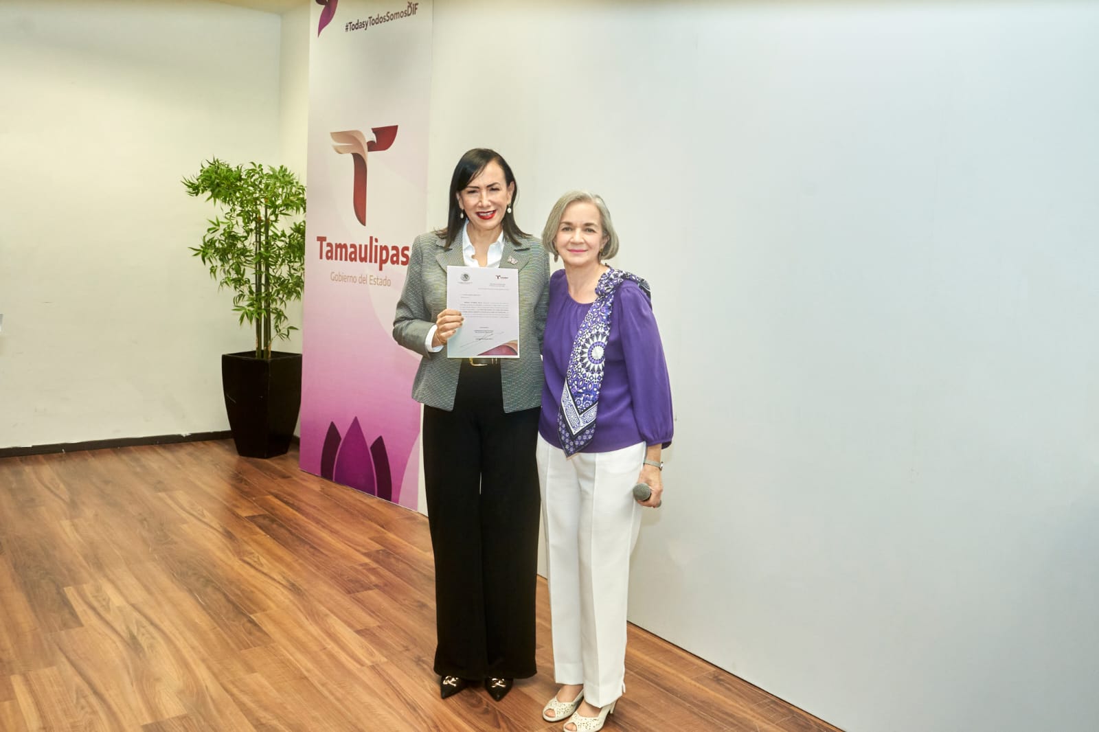 Entrega María de Villarreal nombramiento a Patricia Lara Ayala como directora general del DIF Tamaulipas