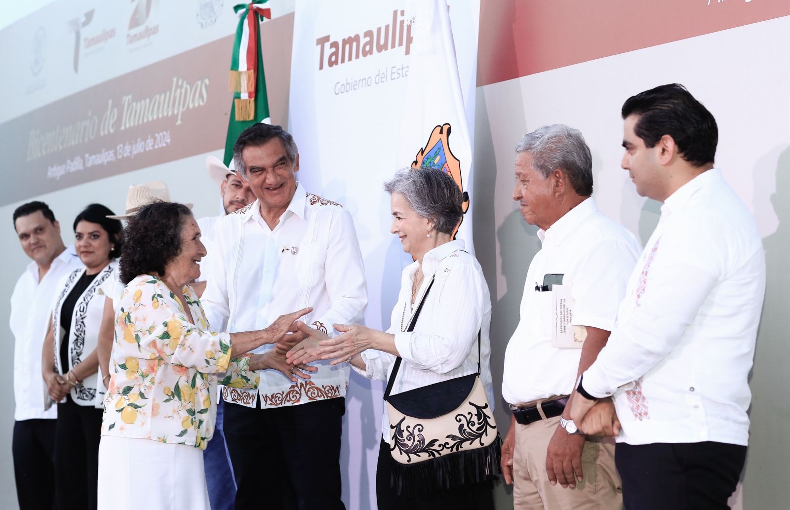 Reconoce gobernador a las y los habitantes de Padilla por su aportación al desarrollo de Tamaulipas