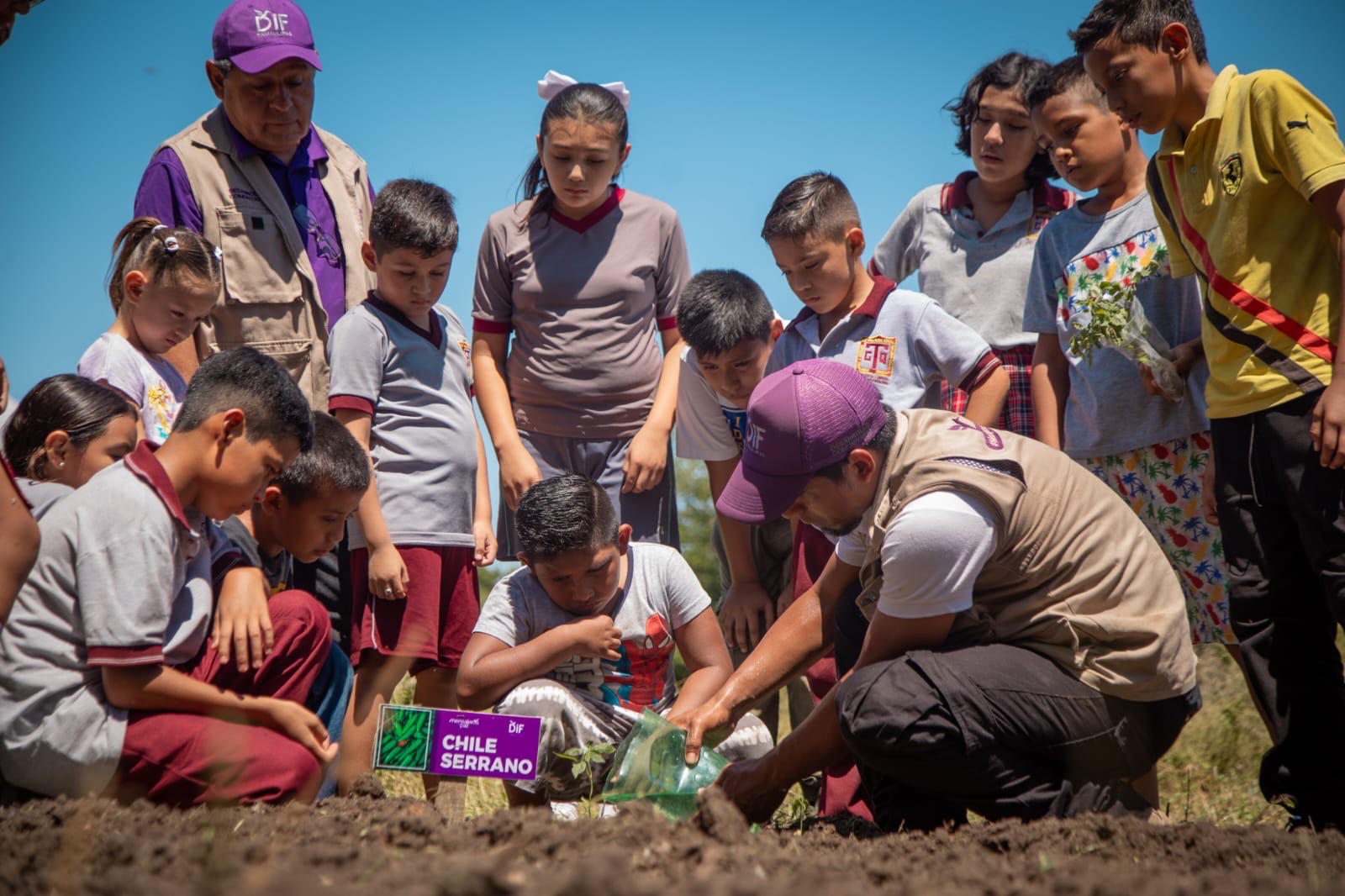 Habilita DIF Tamaulipas nuevos huertos escolares en 10 municipios del estado