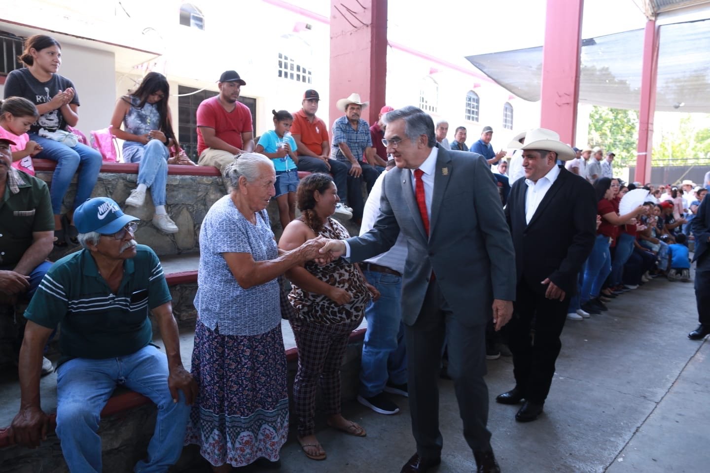 En Hidalgo, reitera Américo colaboración para impulsar desarrollo de los municipios